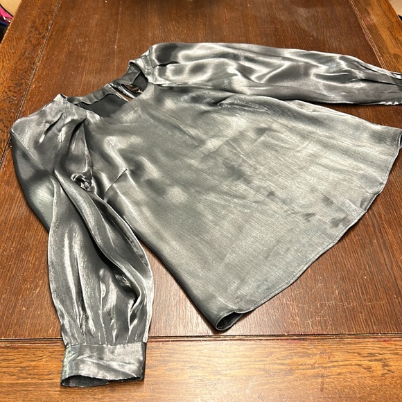 Rock & Shine metallic blouse - Picture 4 of 10